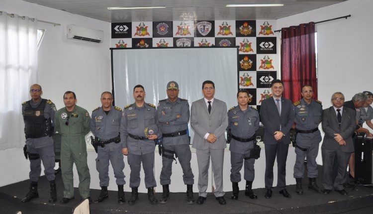 Delegado Geral, o Secretário de Segurança e o Comandante da PM participaram da troca de comando do 9º BPM
