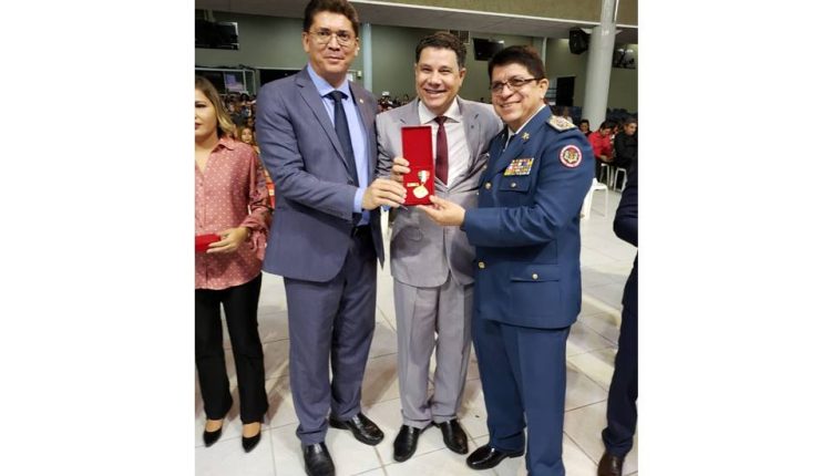 Coordenador Executivo do Pacto pela Paz, é agraciado com maior comenda do Corpo de Bombeiros do Maranhão