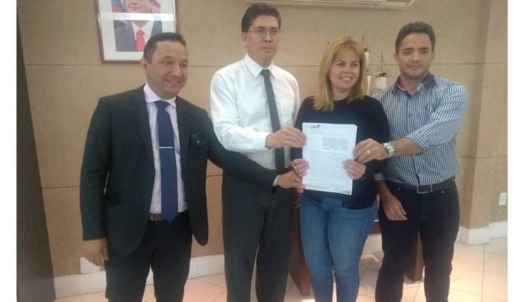 SSP, A POLÍCIA CIVIL E DETRAN ASSINAM CONVÊNIO ONDE SUCATAS E VEÍCULOS APREENDIDOS HÁ MUITO TEMPO TENHAM COMO DESTINO A SOCIEDADE