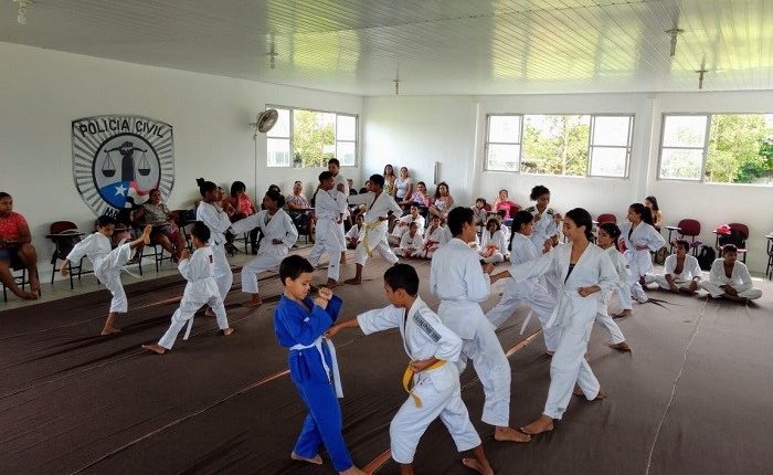 ACADEMIA DE POLÍCIA CIVIL REALIZA CERIMÔNIA DE MUDANÇA DE FAIXA DA ESCOLINHA DE KARATÊ “PACTO PELA PAZ”, EM SÃO LUÍS