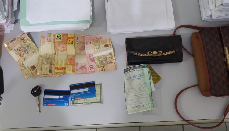 POLÍCIA CIVIL PRENDE EM FLAGRANTE CASAL DE RECEPTADORES NA COHAB/ANIL