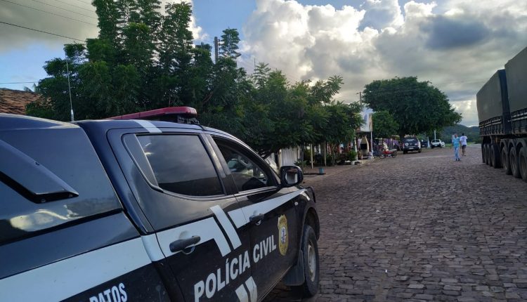 POLÍCIA CIVIL REALIZA AÇÃO PARA FAZER CUMPRIR DECRETO DE COMBATE AO CORONAVÍRUS