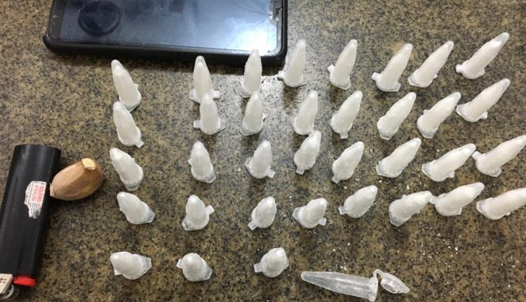 POLÍCIA CIVIL PRENDE EM FLAGRANTE HOMEM QUE DESPACHAVA DROGAS EM PONTO DE VANS NA CIDADE DE IMPERATRIZ