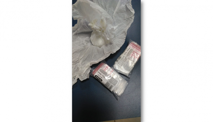 POLÍCIA CIVIL PRENDE EM FLAGRANTE HOMEM QUE TENTAVA DESPACHAR COCAÍNA, EM UM PONTO DE VANS, NA CIDADE DE IMPERATRIZ/MA