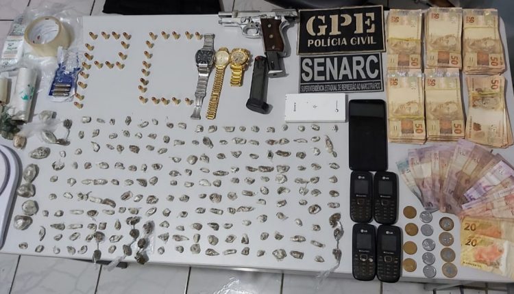 OPERAÇÃO DA POLÍCIA CIVIL PRENDE TRÊS PESSOAS, 5 VEÍCULOS E MAIS DE 35MIL REAIS EM CAXIAS