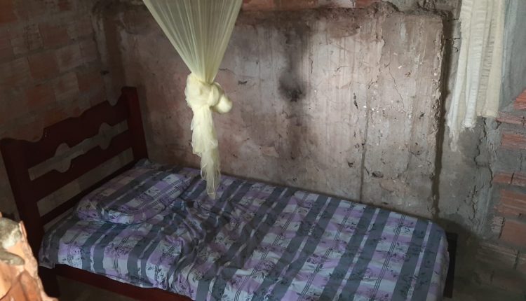 CÁRCERE PRIVADO: POLÍCIA CIVIL PRENDE HOMEM QUE MANTINHA O IRMÃO, COM DEFICIÊNCIAS FÍSICAS E MENTAIS, PRESO POR 10 ANOS EM UM QUARTO, EM COELHO NETO