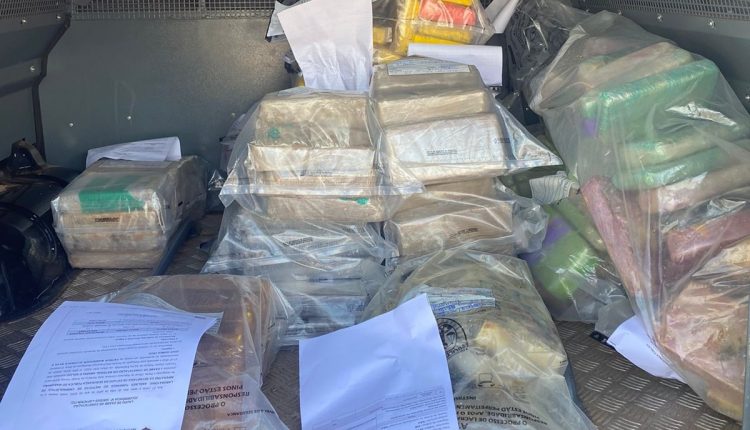 POLÍCIA CIVIL INCINERA CERCA DE 200 KG DE DROGAS EM AÇAILÂNDIA