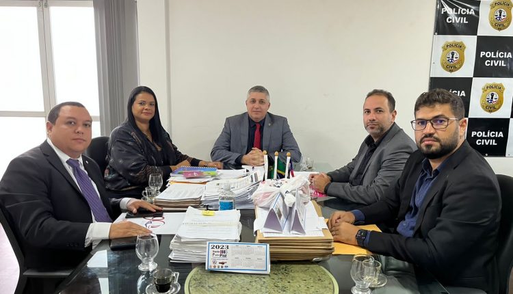 DELEGADO-GERAL JAIR PAIVA RECEBE VISITA DA COMISSÃO DE SEGURANÇA PÚBLICA DA OAB-MA