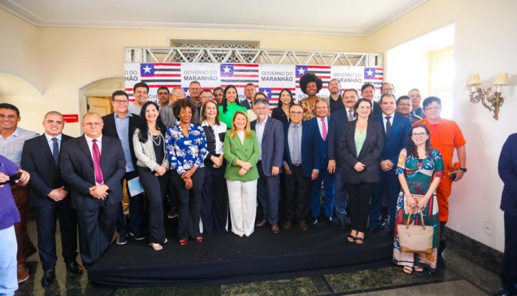 DELEGADO-GERAL JAIR PAIVA PARTICIPA DA POSSE DA DEPUTADA ESTADUAL IRACEMA VALE COMO GOVERNADORA INTERINA DO MARANHÃO