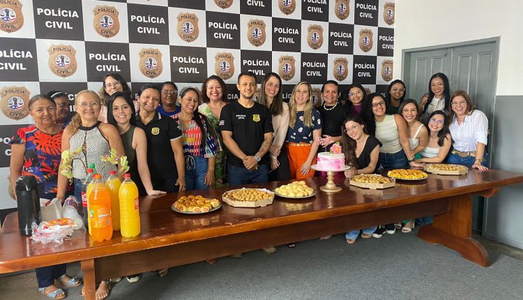 DIA INTERNACIONAL DA MULHER: DELEGACIA REGIONAL DE IMPERATRIZ PROMOVE CAFÉ DA TARDE PARA SERVIDORAS