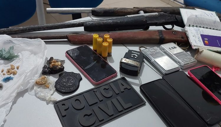 EM ITAPECURU-MIRIM, QUARTETO É PRESO PELA POLÍCIA CIVIL POR TRÁFICO DE DROGAS E POSSE IRREGULAR DE ARMA DE FOGO