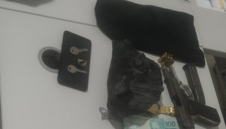 EM ITAPECURU MIRIM, POLÍCIA CIVIL PRENDE HOMEM E APREENDE ADOLESCENTE POR TRÁFICO DE DROGAS E POSSE IRREGULAR DE ARMA DE FOGO