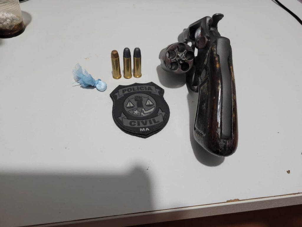 INTEGRANTE DE ORGANIZAÇÃO CRIMINOSA É PRESO PELA POLÍCIA CIVIL POR PORTE ILEGAL DE ARMA DE FOGO E HOMICÍDIO EM VARGEM GRANDE