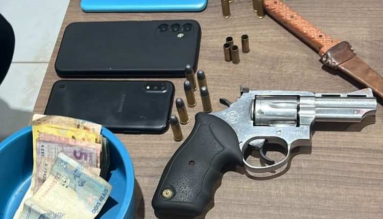 EM PIO XII, QUATRO PESSOAS SÃO PRESAS POR ROUBO