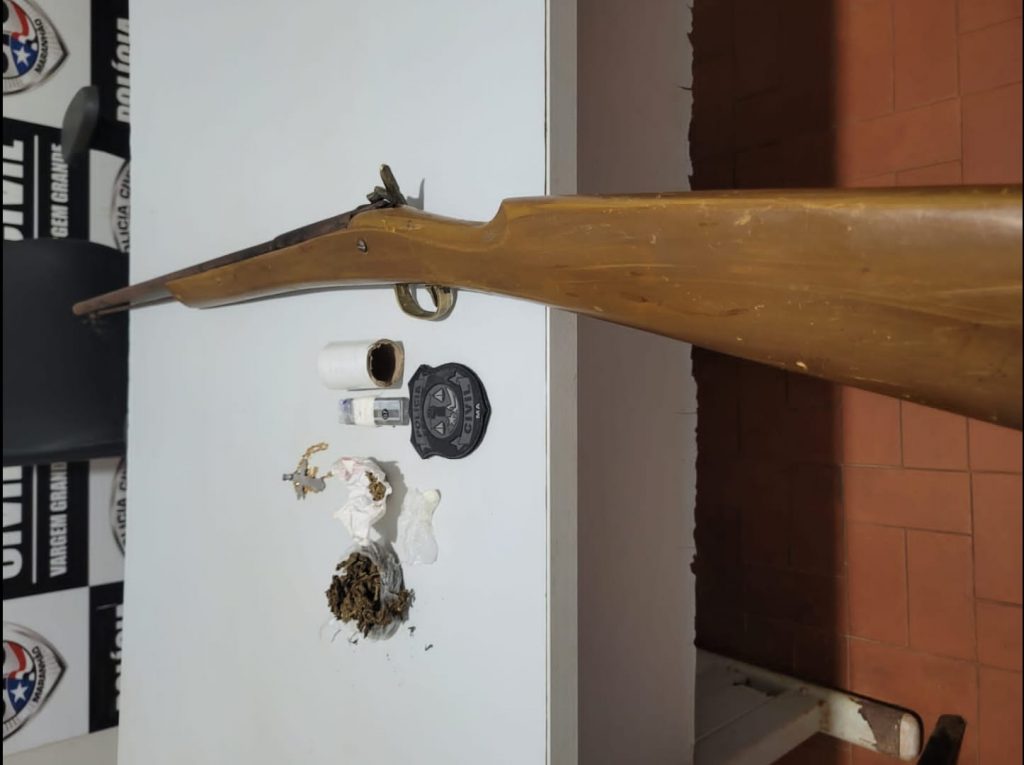 FORÇA-TAREFA DA POLÍCIA CIVIL PRENDE, EM VARGEM GRANDE, DOIS HOMENS POR TRÁFICO DE DROGAS E PORTE ILEGAL DE ARMA DE FOGO