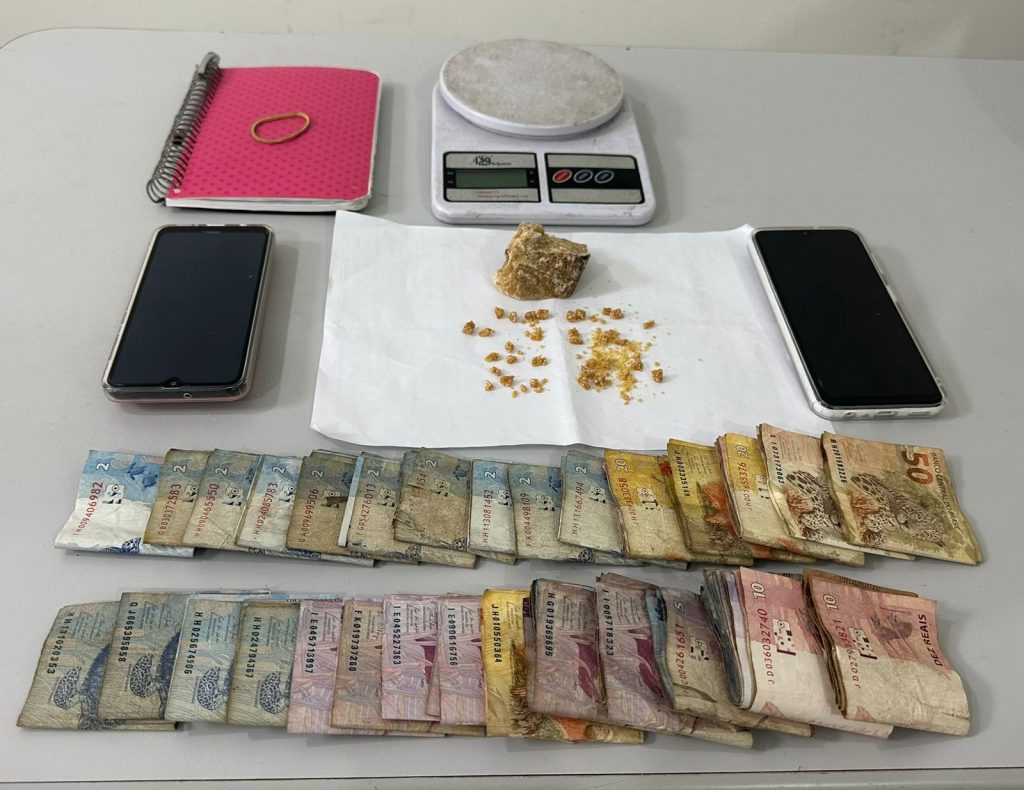 TRÁFICO DE DROGAS: DUPLA É PRESA PELA POLÍCIA CIVIL NO BAIRRO DO DIAMANTE