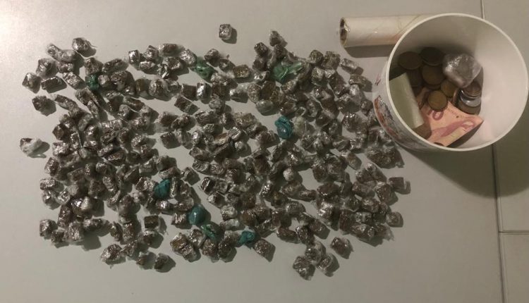 CASAL É PRESO PELA POLÍCIA CIVIL PORTANDO MAIS DE 240 PAPELOTES DE MACONHA EM SÃO BERNARDO