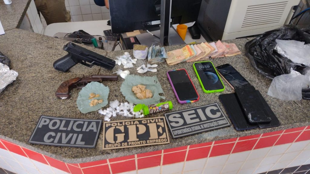 POLÍCIA CIVIL DEFLAGRA OPERAÇÃO DE REPRESSÃO AO TRÁFICO DE DROGAS EM ALCÂNTARA; QUATRO PESSOAS FORAM PRESAS