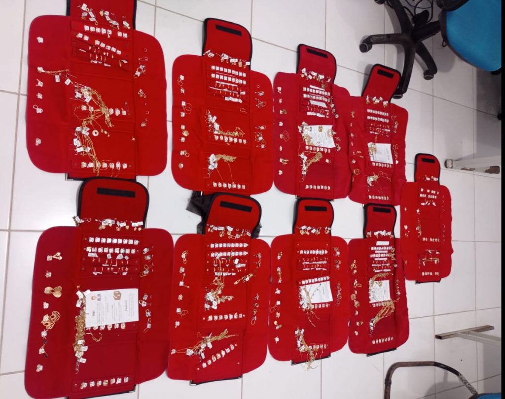 NA CAPITAL MARANHENSE, POLÍCIA CIVIL PRENDE TRIO SUSPEITO DE TER SIMULADO, EM BACABAL, UM ROUBO DE SEMIJOIAS AVALIADAS EM MAIS DE 150 MIL REAIS