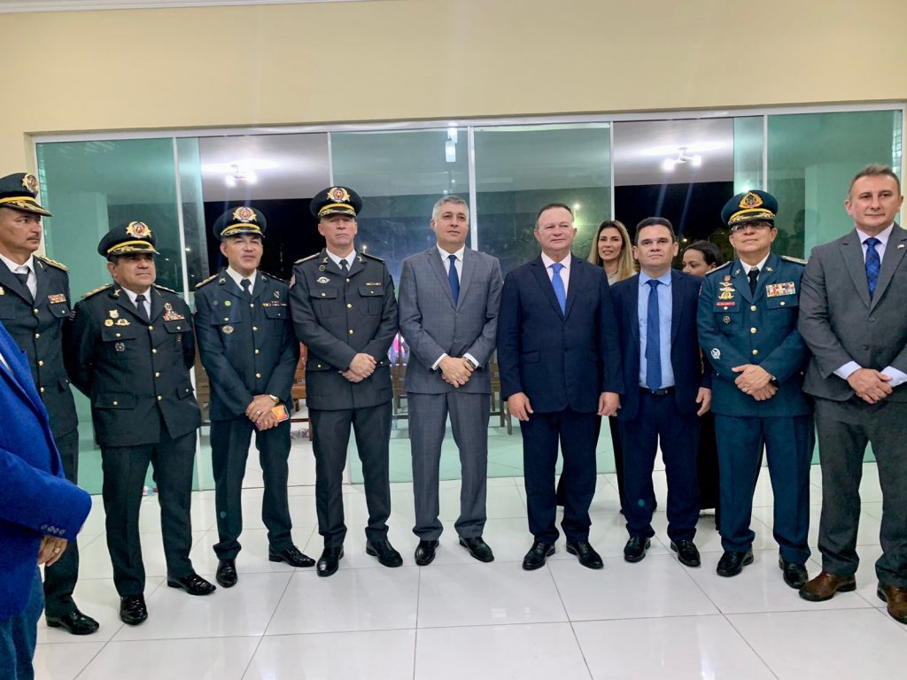 EM SÃO LUÍS, DELEGADO-GERAL,JAIR PAIVA, PARTICIPA DE SOLENIDADE DE FORMATURA DE OFICIAIS DA POLÍCIA MILITAR E DO CORPO DE BOMBEIROS DO MARANHÃO