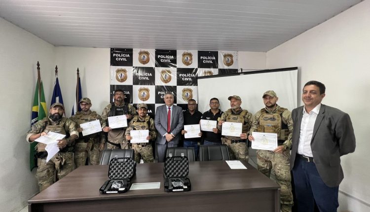 POLÍCIA CIVIL PROMOVE SOLENIDADE DE ENTREGA DE CERTIFICADOS AOS INSTRUTORES DO “CURSO DE MANUSEIO E MANUTENÇÃO DE PISTOLAS, MARCA GLOCK E FUZIL T4 TAURUS T4”