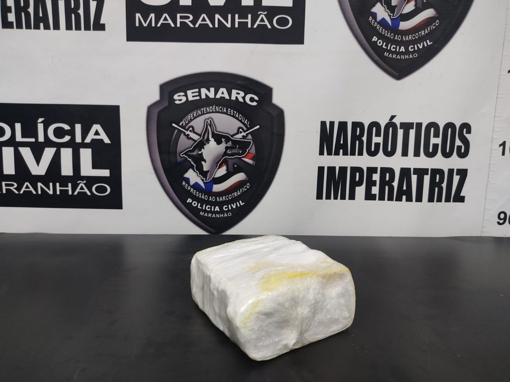 NA CIDADE DE IMPERATRIZ, HOMEM É PRESO COM QUASE MEIO QUILO DE COCAÍNA EM MICRO-ÔNIBUS
