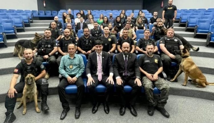 EM SANTA CATARINA, INVESTIGADOR DA POLÍCIA CIVIL DO MARANHÃO CONCLUI CAPACITAÇÃO EM CINOTECNIA POLICIAL