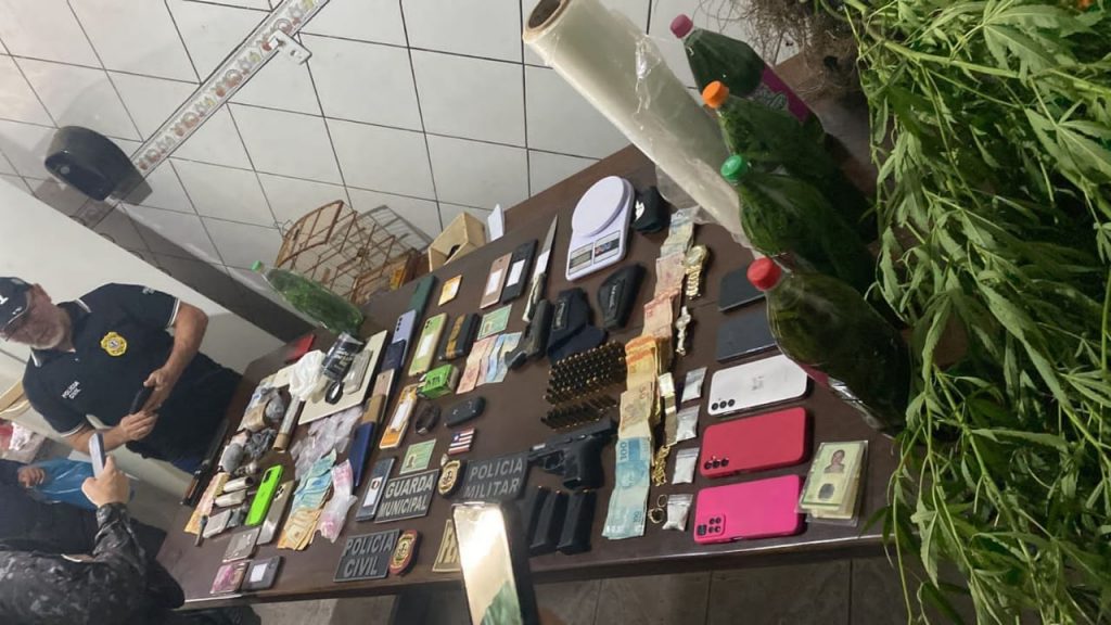 OPERAÇÃO QUEBRANDO A BANCA: FORÇAS DE SEGURANÇA PRENDEM 13 PESSOAS POR TRÁFICO DE DROGAS EM GRAJAÚ