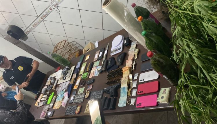 OPERAÇÃO QUEBRANDO A BANCA: FORÇAS DE SEGURANÇA PRENDEM 13 PESSOAS POR TRÁFICO DE DROGAS EM GRAJAÚ