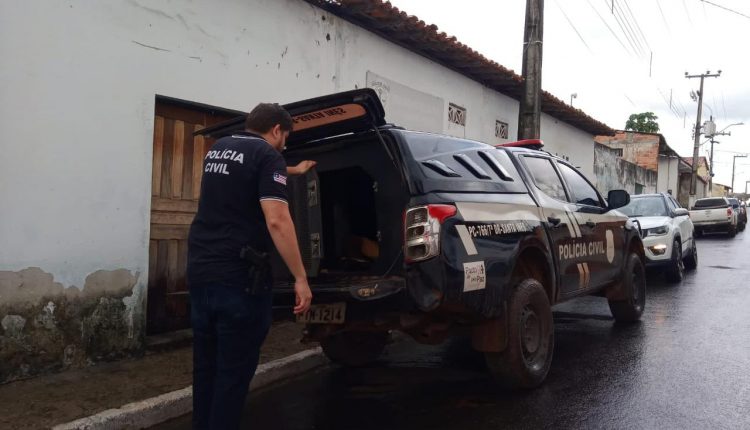 POLÍCIA CIVIL PRENDE, EM MONÇÃO, INVESTIGADO DE COMETER TENTATIVA DE FEMINICÍDIO