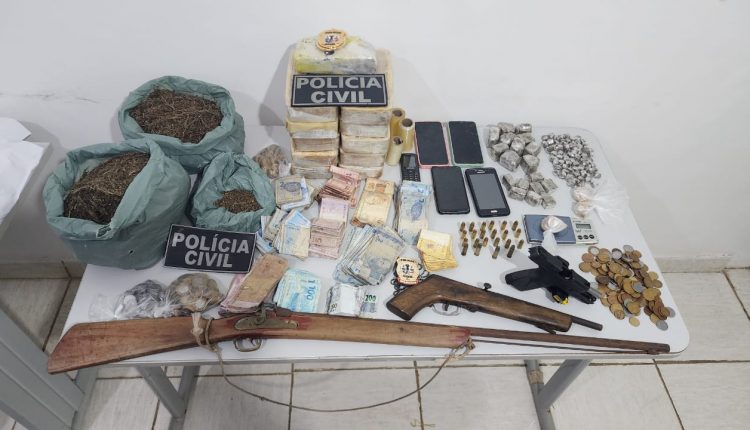 QUATRO PESSOAS SÃO PRESAS DURANTE AÇÃO DA POLÍCIA CIVIL DE COMBATE AO TRÁFICO DE DROGAS EM SERRANO DO MARANHÃO