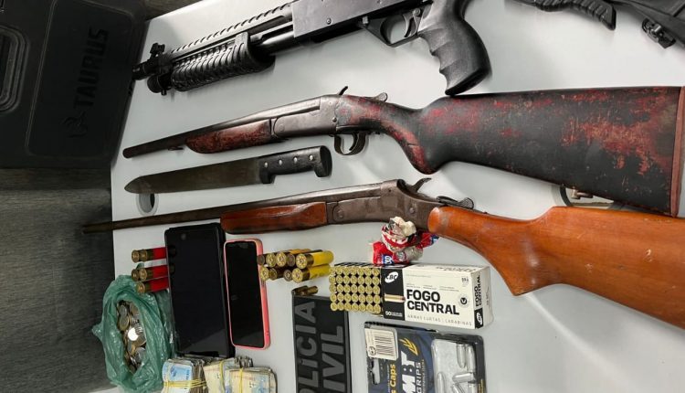 POLÍCIA CIVIL DO MARANHÃO APREENDE ARMAS, MUNIÇÕES E DINHEIRO EM IMÓVEIS DE INDIVÍDUOS LIGADOS A EMPRESÁRIO MORTO A TIROS EM SÃO BENTO