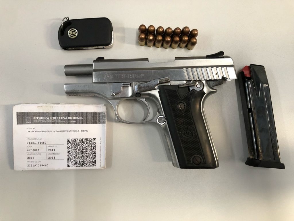 EM BACABAL, POLÍCIA CIVIL PRENDE VEREADOR POR POSSE DE VEÍCULO PRODUTO DE CRIME E PORTE ILEGAL DE ARMA DE FOGO