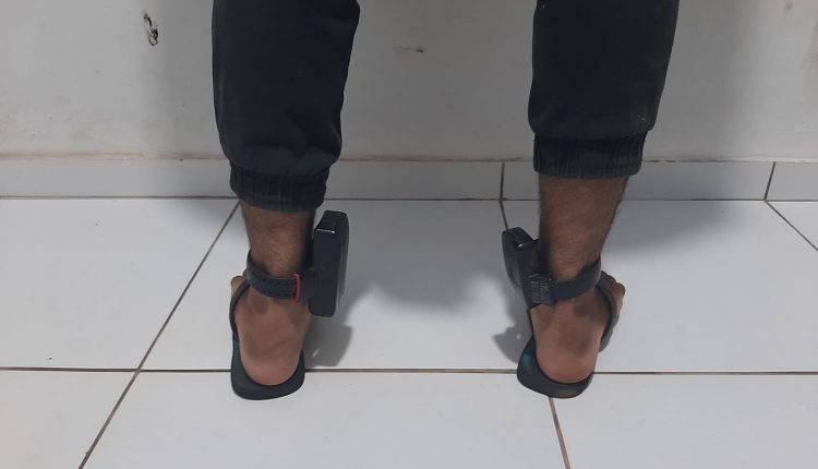 EM TIMON, POLÍCIA CIVIL PRENDE HOMEM CONDENADO POR ROUBO; NO MOMENTO DA PRISÃO, O INDIVÍDUO UTILIZAVA DUAS TORNOZELEIRAS ELETRÔNICAS