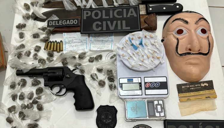 EM SANTA QUITÉRIA, OPERAÇÃO POLICIAL DE COMBATE AO TRÁFICO DE DROGAS TERMINA COM PRISÃO, APREENSÃO DE DROGAS E DUAS REFÉNS LIBERADAS