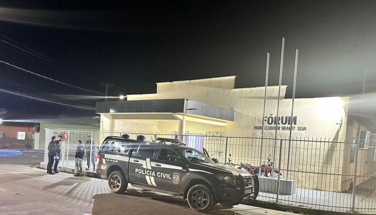 EM ARARI, POLÍCIA CIVIL PRENDE  ADVOGADO E CLIENTE PELOS CRIMES DE TRÁFICO DE DROGAS E ASSOCIAÇÃO PARA O TRÁFICO