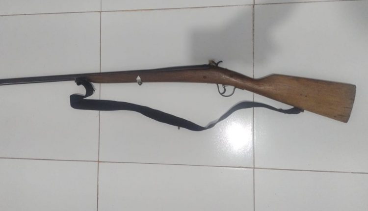 POR PORTE ILEGAL DE ARMA DE FOGO, HOMEM É PRESO PELA POLÍCIA CIVIL EM BOM JESUS DAS SELVAS