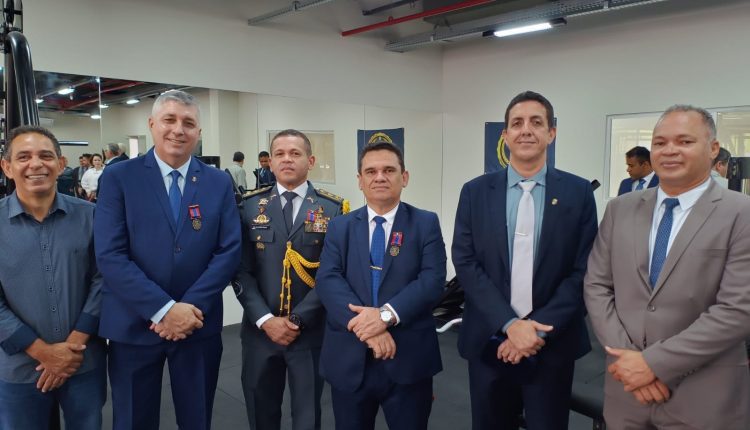 NO TJ-MA ,DELEGADO-GERAL JAIR PAIVA RECEBE A MEDALHA “JOSÉ JOAQUIM FILGUEIRAS: MÉRITO DA SEGURANÇA INSTITUCIONAL”