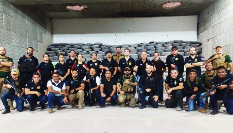 POLICIAIS CIVIS PARTICIPAM DE CAPACITAÇÃO MONTAGEM, DESMONTAGEM E MANUSEIO DE ESPINGARDA CALIBRE 12