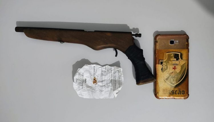 POLÍCIA CIVIL APREENDE ADOLESCENTE INFRATOR POR TENTATIVA DE HOMICÍDIO EM SANTA HELENA