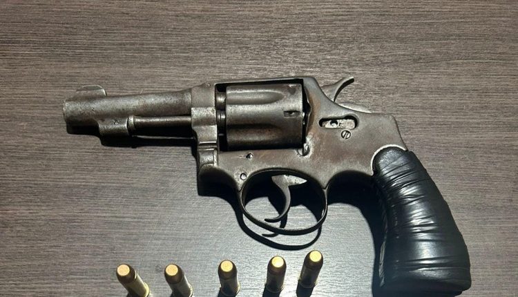 APÓS DENÚNCIAS, TRIO É PRESO PELA POLÍCIA CIVIL PORTANDO ARMA DE FOGO EM TIMON