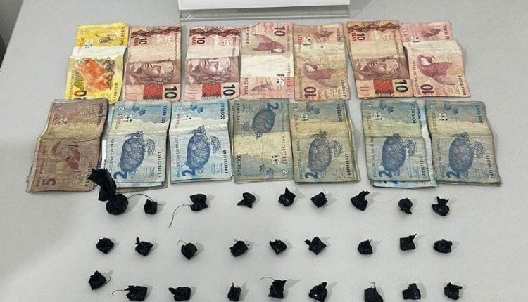 MULHER PRESA POR TRÁFICO DE DROGAS NO BAIRRO DA JORDOA