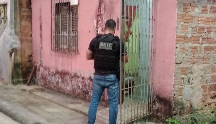 EM SÃO LUÍS, POLÍCIA CIVIL PRENDE MULHER INTEGRANTE DE FACÇÃO CRIMINOSA; A PRESA TAMBÉM É ACUSADA POR TRÁFICO DE DROGAS
