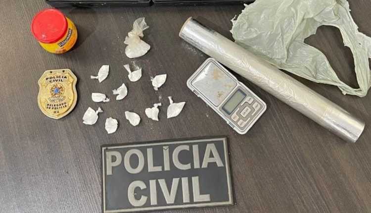 EM MIRANDA DO NORTE, POLÍCIA CIVIL PRENDE MULHER POR TRÁFICO DE DROGAS