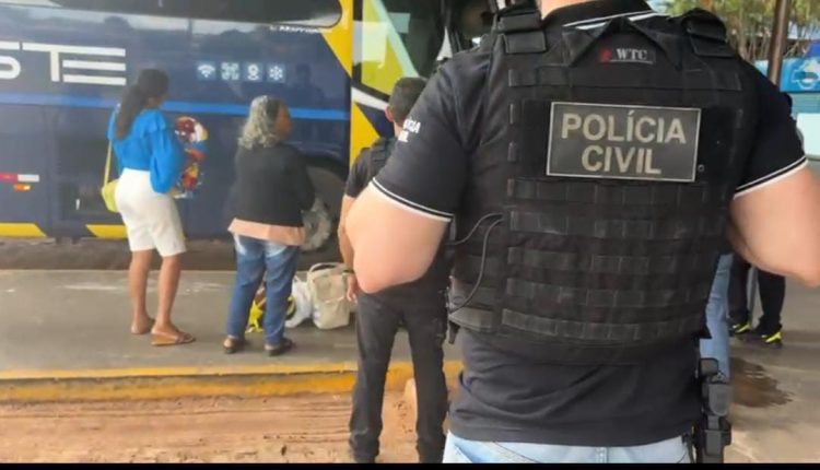 POLÍCIA CIVIL REALIZA AÇÃO DE REPRESSÃO AO TRÁFICO DE DROGAS NO TERMINAL RODOVIÁRIO DE SÃO LUÍS