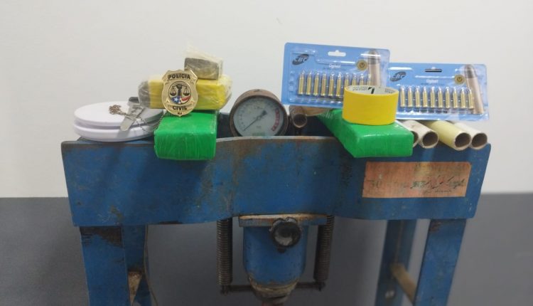POLÍCIA CIVIL APREENDE TABLETES DE MACONHA E UMA MÁQUINA DE PRENSA EM PAÇO DO LUMIAR