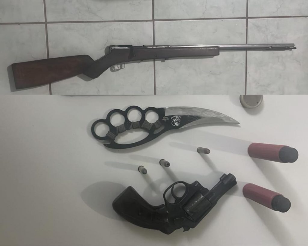 EM SÃO VICENTE FÉRRER, INVESTIGADO POR HOMICÍDIOS MORRE EM CONFRONTO COM POLICIAIS; ARMAS DE FOGO E MUNIÇÕES FORAM APREENDIDAS