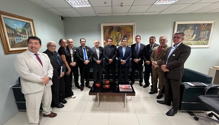 DELEGADO-GERAL DA POLÍCIA CIVIL DO MARANHÃO PARTICIPA DE REUNIÃO COM PROCURADOR-GERAL DE JUSTIÇA DO MPMA