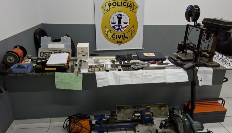 EM TIMON, POLÍCIA CIVIL DESMANTELA FÁBRICA CLANDESTINA DE ARMAS E PRENDE DOIS HOMENS
