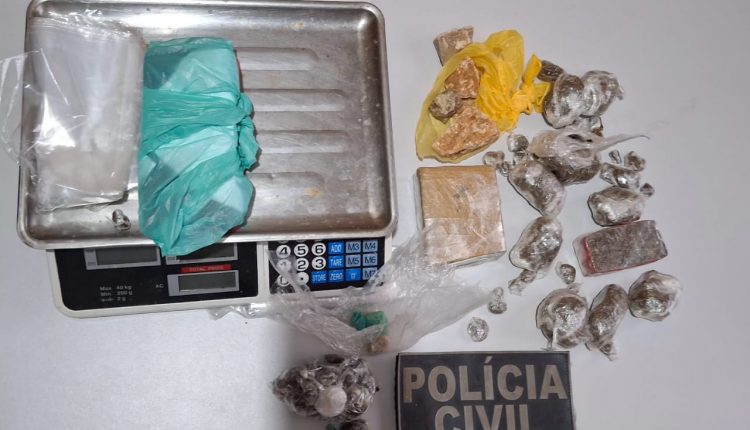 TRÊS PESSOAS SÃO PRESAS DURANTE AÇÃO DA POLÍCIA CIVIL DE COMBATE AO TRÁFICO DE DROGAS EM TURIAÇU